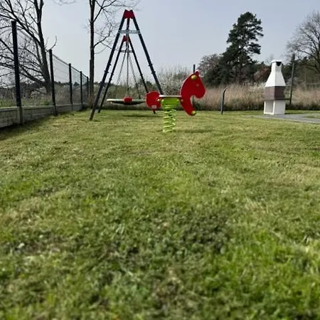 Holiday home Sosnowy Zakatek Stegna- Wedkowanie, Rowery, Plac Zabaw